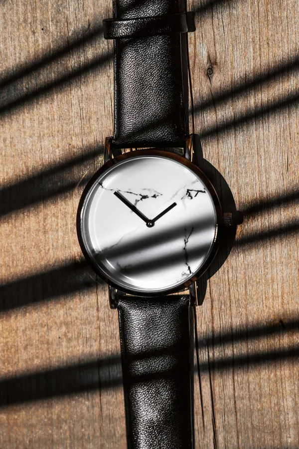 Kahverengi Kayışlı Minimal Saat